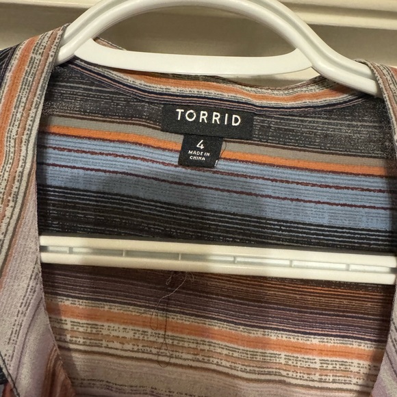 Striped Button-Up Tunic Top - Picture 2 of 3